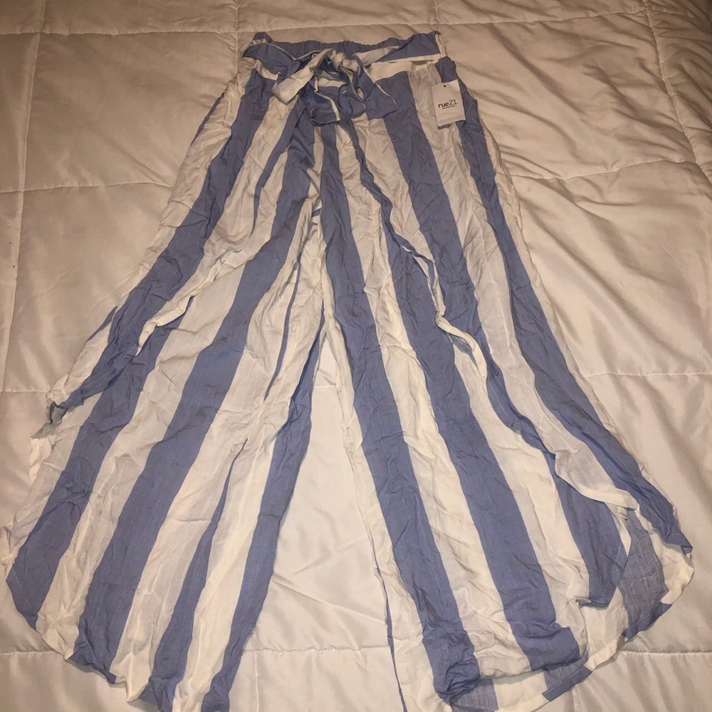 Brand new rue 21 bottoms ! 🌼